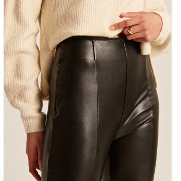 Abercrombie & Fitch Split-Hem Vegan Leather Slim Flare Pant Black Petite Short - Picture 3 of 6